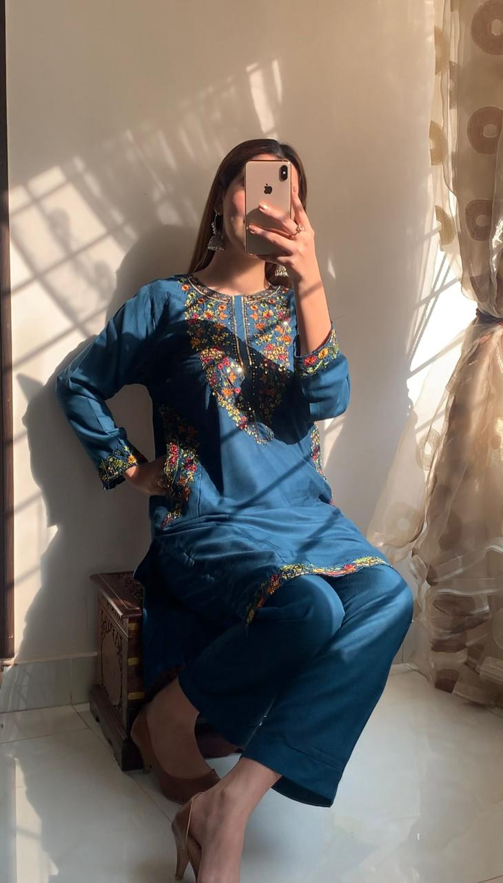 Pocket Sequence Embroidered 2-PIECE